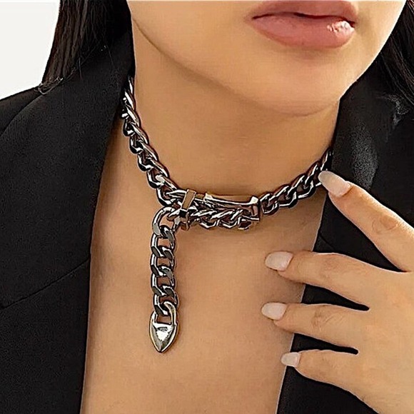 Silver Belt Buckle Design Exaggerated Choker - Picture 3 of 5